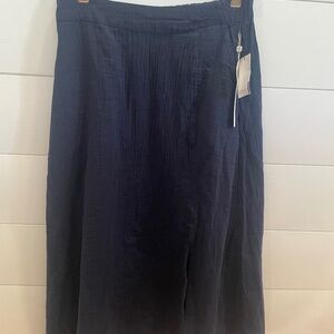 Carlson Navy Crinkle Cotton A Line Skirt Size Medium.